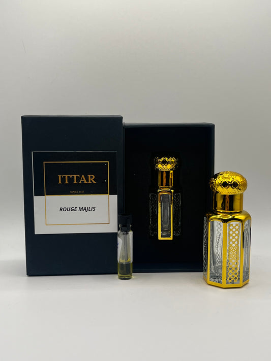 Rouge Majlis | Huile parfumée attar sans alcool boisée et ambrée