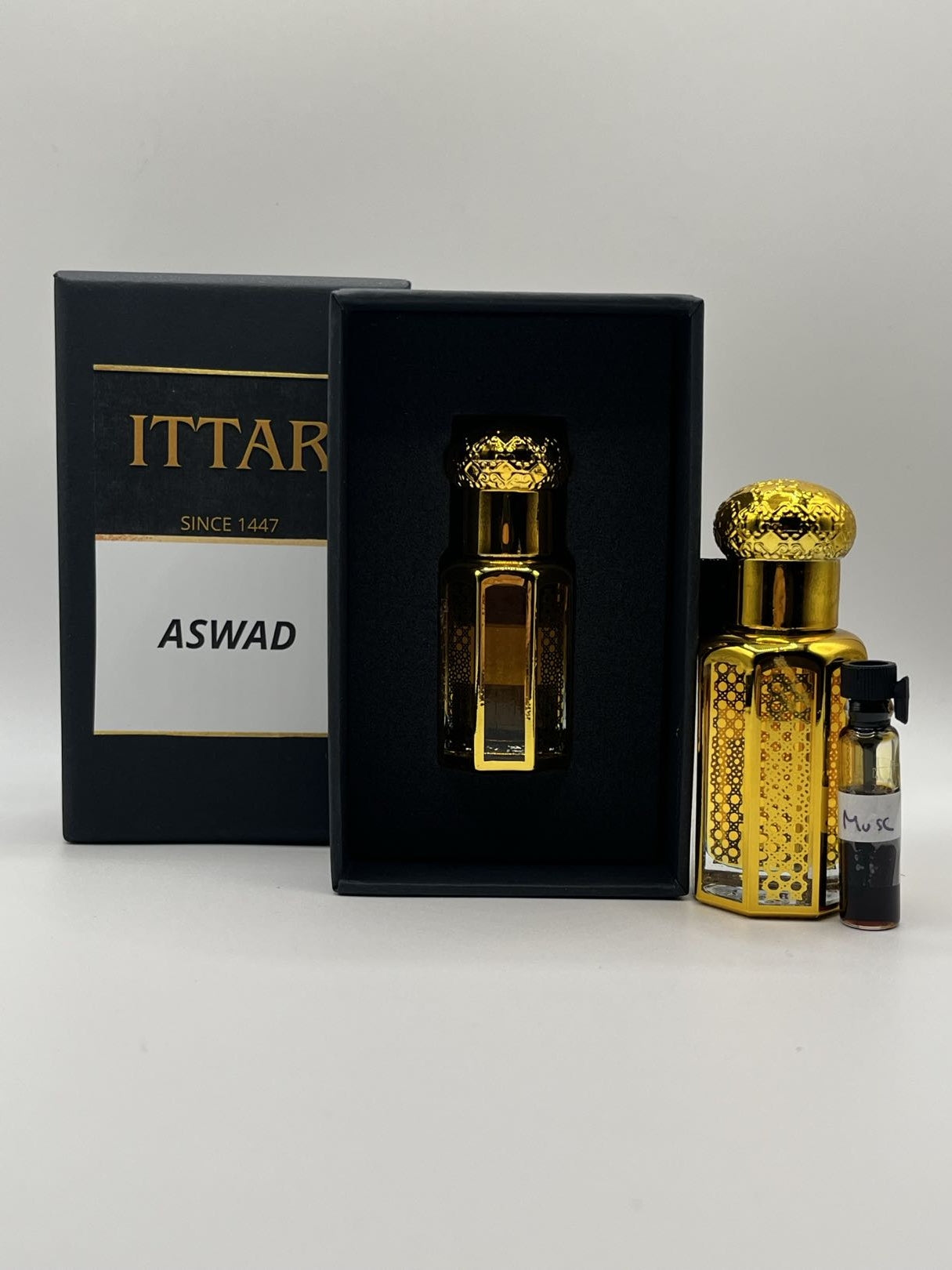 Parfum attar Musc Aswad noir intense sans alcool, fragrance orientale musquée longue tenue
